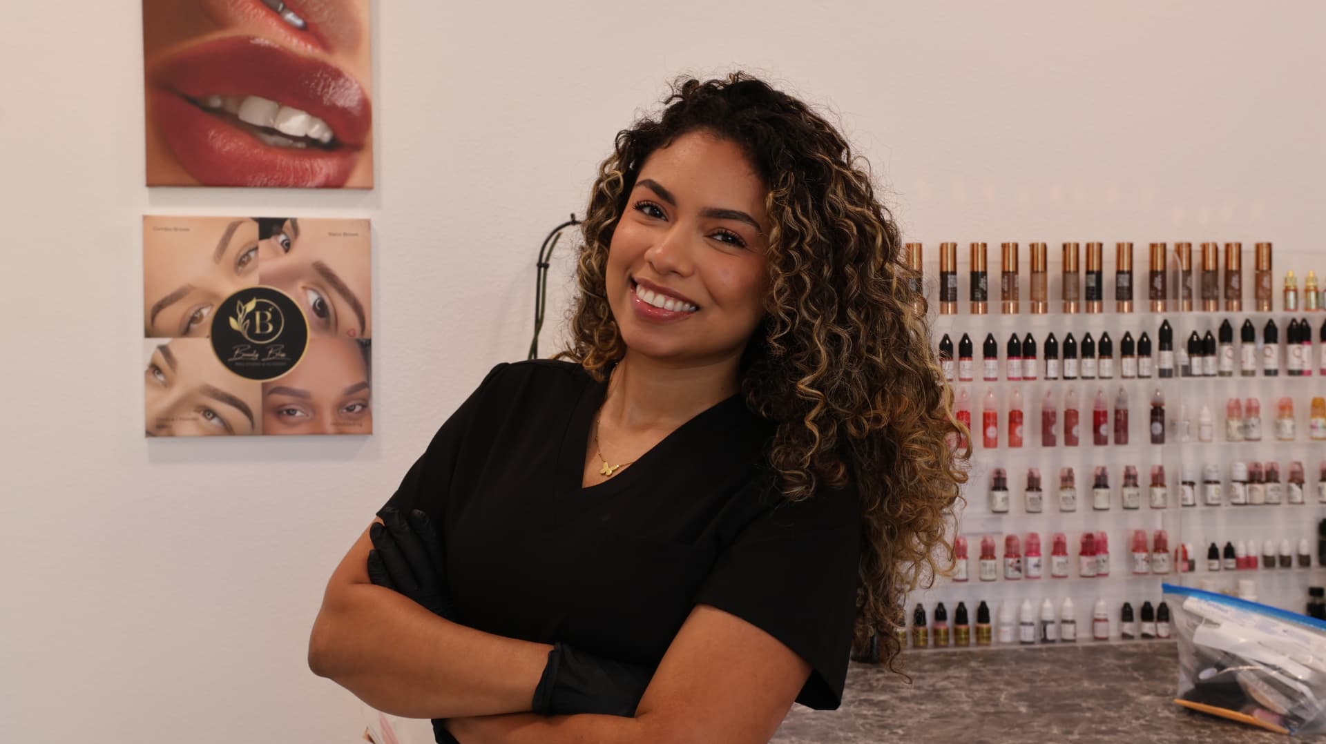 Genesis en el estudio de Genluxe Beauty Studio